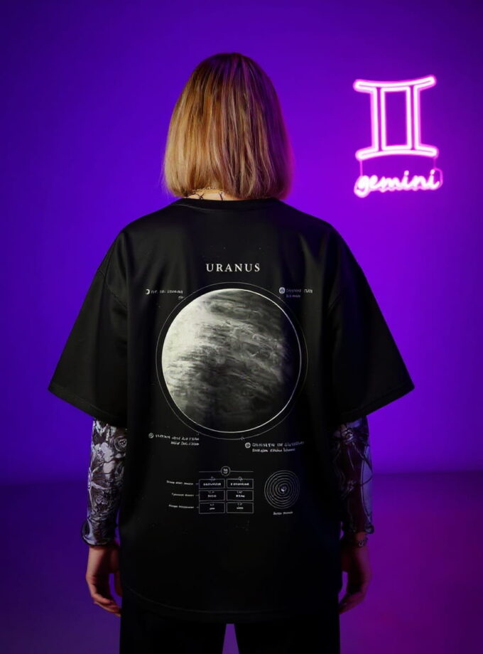Uranus Oversized Tee
